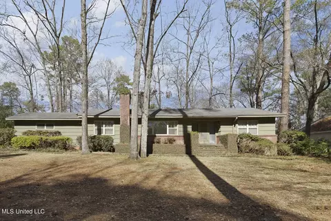 1910 E Northside Dr, Jackson, MS 39211