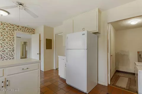 Kitchen - 1910 E Northside Dr, Jackson, MS 39211 photo 5 of 5