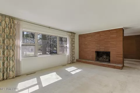 Living - 1910 E Northside Dr, Jackson, MS 39211 photo 2 of 3