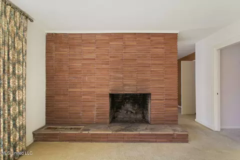 Living - 1910 E Northside Dr, Jackson, MS 39211 photo 3 of 3