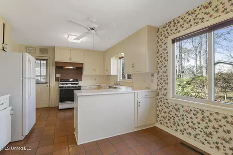 Kitchen - 1910 E Northside Dr, Jackson, MS 39211 photo 1 of 5