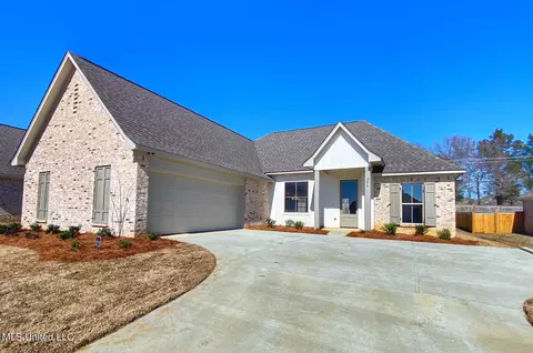 206 Baleigh Dr, Canton, MS 39046