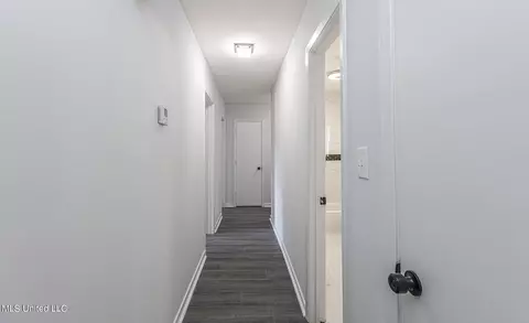 Entry Way - 5920 Baxter Dr, Jackson, MS 39211 photo 3 of 3
