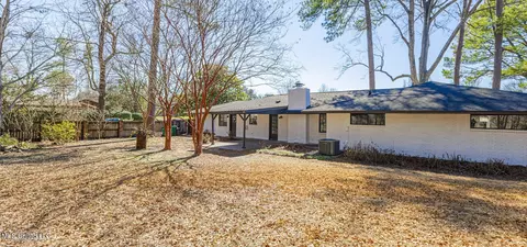 Exterior - 5920 Baxter Dr, Jackson, MS 39211 photo 4 of 5
