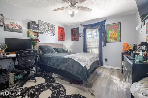 Bedroom - 838 Eagle Eyrie Dr, Biloxi, MS 39532 photo 5 of 5