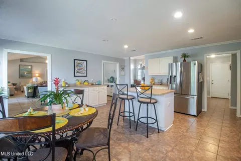 Kitchen - 838 Eagle Eyrie Dr, Biloxi, MS 39532 photo 2 of 2