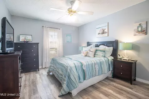 Bedroom - 838 Eagle Eyrie Dr, Biloxi, MS 39532 photo 3 of 5