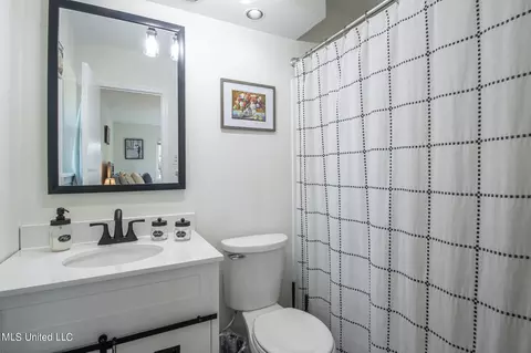 Bath - 7 Quail Creek Dr, Diamondhead, MS 39525 photo 1 of 2