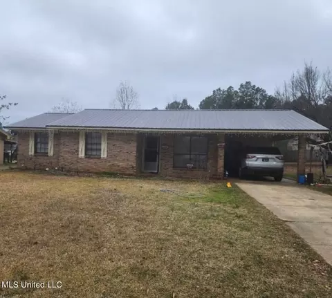 933 Martin Luther King Junior Dr, Kosciusko, MS 39090