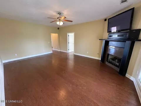 Living - 136 Grace Dr, Flowood, MS 39232 photo 2 of 5