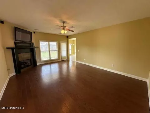 Living - 136 Grace Dr, Flowood, MS 39232 photo 3 of 5