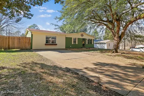 Exterior - 1304 Post Rd, Clinton, MS 39056 photo 3 of 8