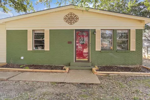 Exterior - 1304 Post Rd, Clinton, MS 39056 photo 4 of 8