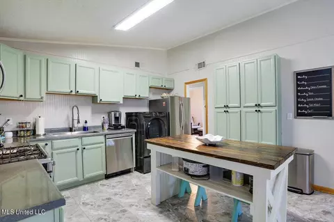 Kitchen - 1304 Post Rd, Clinton, MS 39056 photo 2 of 2