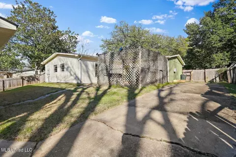 Exterior - 1304 Post Rd, Clinton, MS 39056 photo 7 of 8