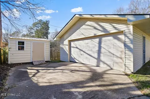 Exterior - 1304 Post Rd, Clinton, MS 39056 photo 5 of 8