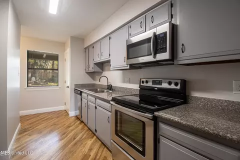 Kitchen - 211 Highpoint Dr, Diamondhead, MS 39525 photo 1 of 3