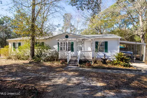 961 Linohau Way, Diamondhead, MS 39525