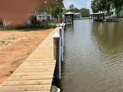 Hackberry Drive, Pass Christian, MS 39571 photo 3