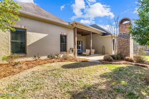 Exterior - 123 Vinca Dr, Madison, MS 39110 photo 3 of 8