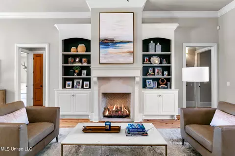 Living - 123 Vinca Dr, Madison, MS 39110 photo 3 of 6
