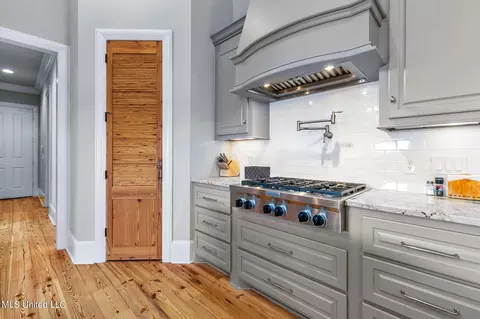 Kitchen - 123 Vinca Dr, Madison, MS 39110 photo 3 of 6