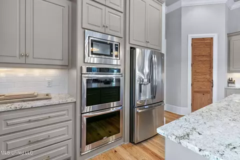 Kitchen - 123 Vinca Dr, Madison, MS 39110 photo 6 of 6