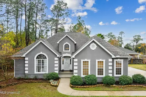 125 Redbud Way, Pass Christian, MS 39571