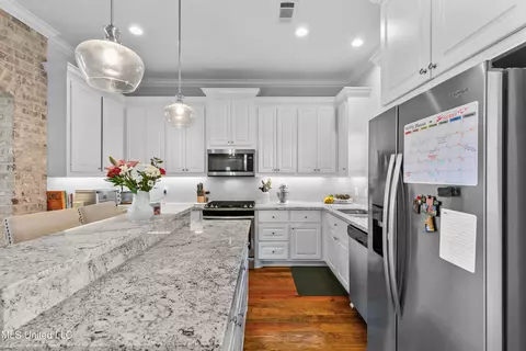 Kitchen - 445 Araglen Dr, Canton, MS 39046 photo 5 of 9