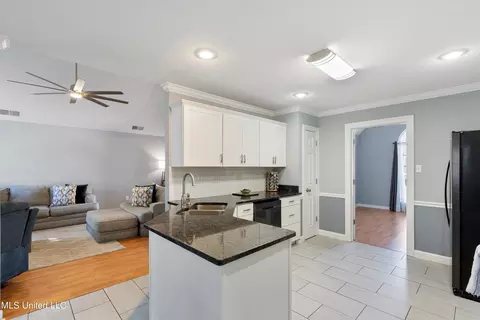 Kitchen - 9869 Chris Dr, Olive Branch, MS 38654 photo 1 of 5