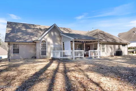 Exterior - 9869 Chris Dr, Olive Branch, MS 38654 photo 9 of 9