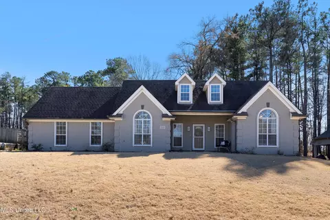 9869 Chris Dr, Olive Branch, MS 38654