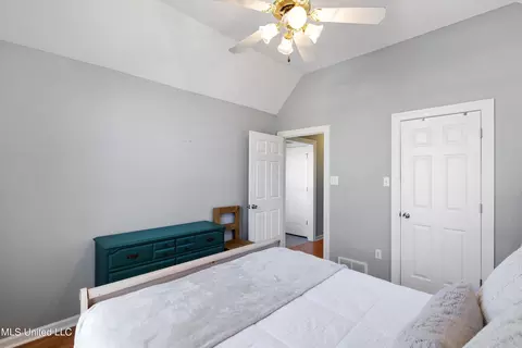 Bedroom - 9869 Chris Dr, Olive Branch, MS 38654 photo 4 of 6
