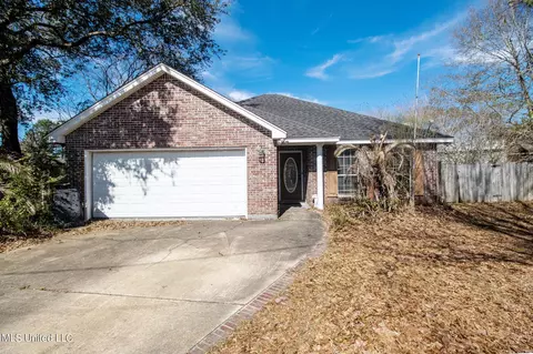 9717 Pokai St, Diamondhead, MS 39525