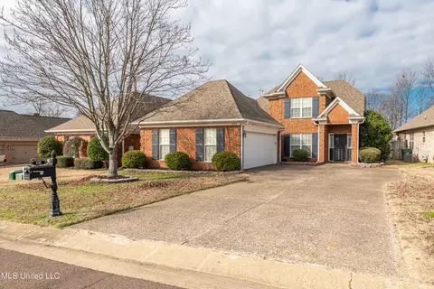 4145 Chaucer Dr, Southaven, MS 38672