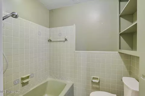 Bath - 2285 E Highway 16 Hwy, Carthage, MS 39051 photo 2 of 4