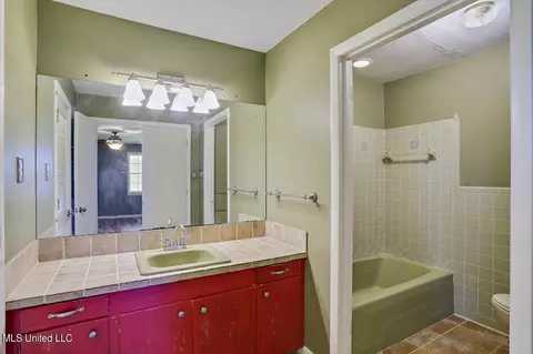 Bath - 2285 E Highway 16 Hwy, Carthage, MS 39051 photo 1 of 4