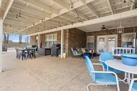 Exterior - 1708 Roberts Cv, Hernando, MS 38632 photo 9 of 11