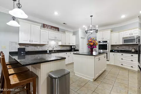 Kitchen - 1708 Roberts Cv, Hernando, MS 38632 photo 1 of 5