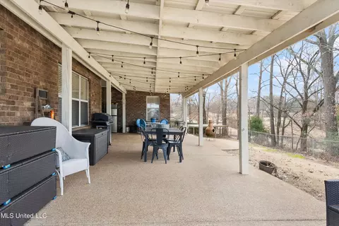 Exterior - 1708 Roberts Cv, Hernando, MS 38632 photo 8 of 11