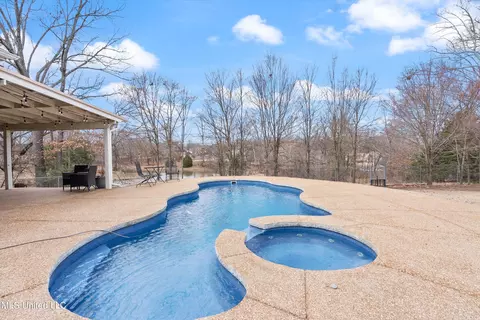 Exterior - 1708 Roberts Cv, Hernando, MS 38632 photo 6 of 11