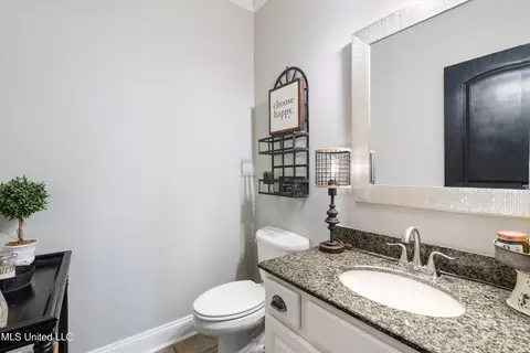 Bath - 1708 Roberts Cv, Hernando, MS 38632 photo 4 of 6