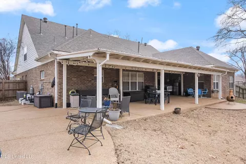 Exterior - 1708 Roberts Cv, Hernando, MS 38632 photo 7 of 11