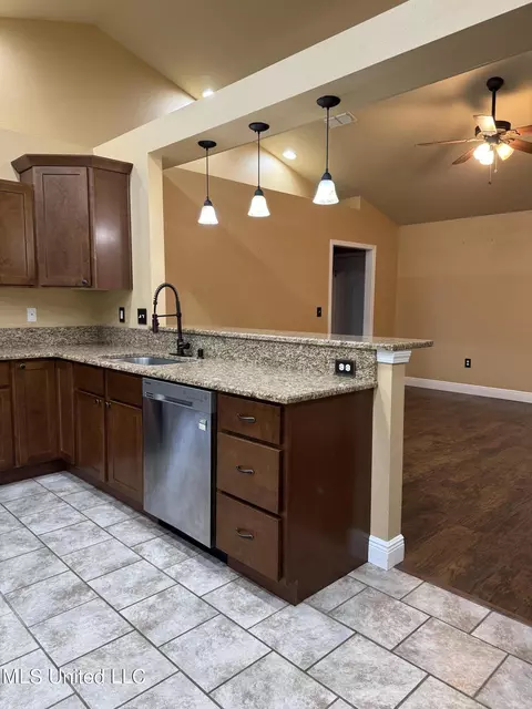 Kitchen - 19540 Rudd Dr, Saucier, MS 39574 photo 2 of 7