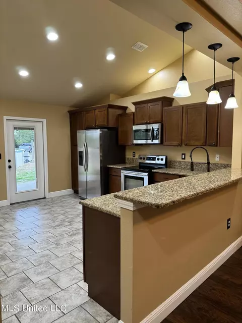 Kitchen - 19540 Rudd Dr, Saucier, MS 39574 photo 1 of 7
