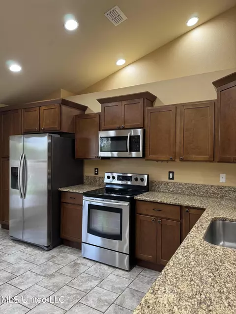 Kitchen - 19540 Rudd Dr, Saucier, MS 39574 photo 5 of 7