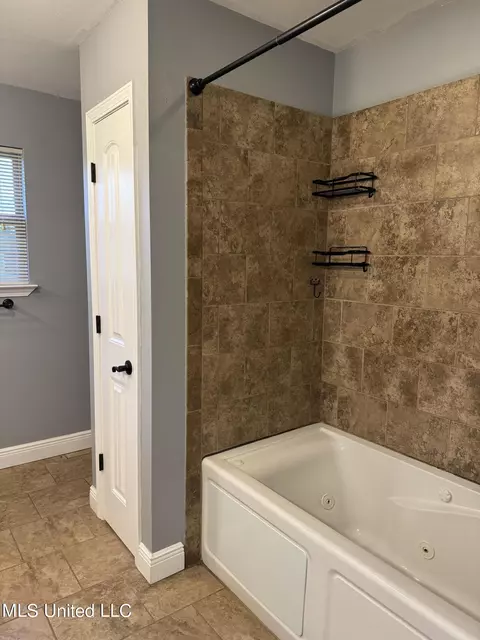 Bath - 19540 Rudd Dr, Saucier, MS 39574 photo 3 of 7
