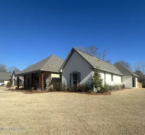Exterior - 900 Poplar Dr, Brandon, MS 39042 photo 2 of 8