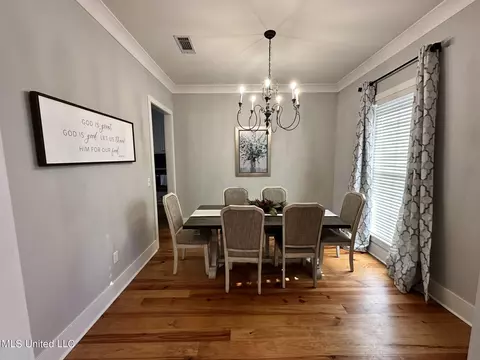 Dining - 900 Poplar Dr, Brandon, MS 39042 photo 1 of 1