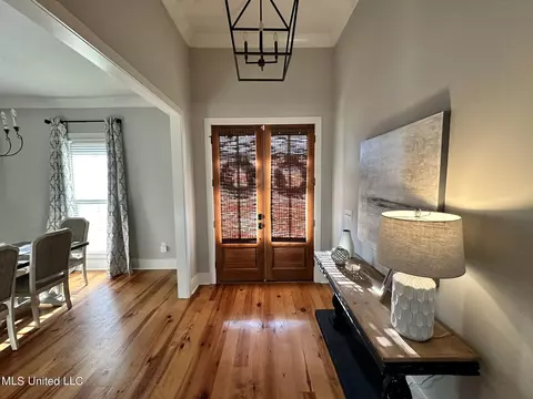 Entry Way - 900 Poplar Dr, Brandon, MS 39042 photo 1 of 4